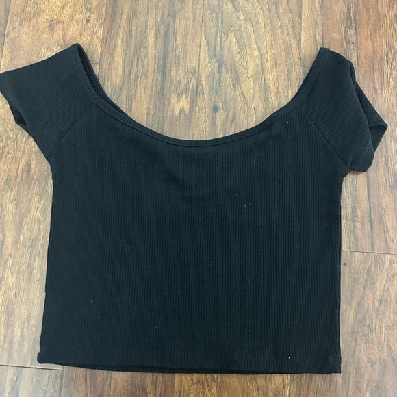 Black Off-Shoulder Ribbed Top - Picture 3 of 3